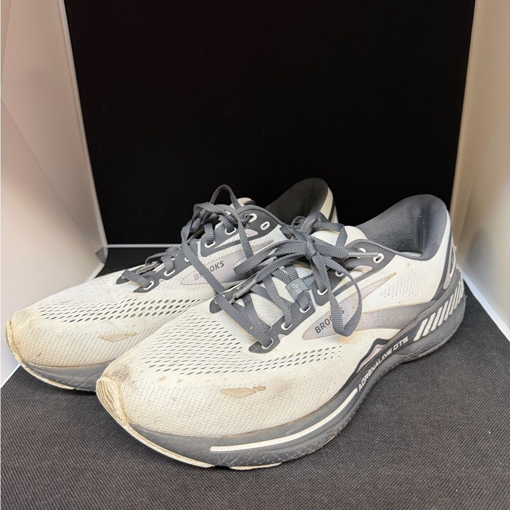 Brooks Adrenaline GTS 23 Running Shoes